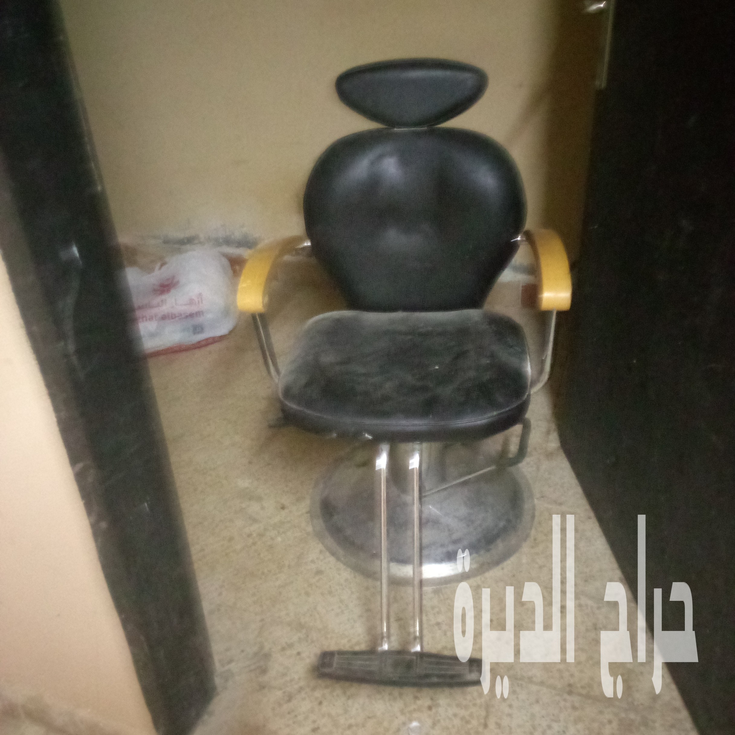 للبيع كرسي حلاقة